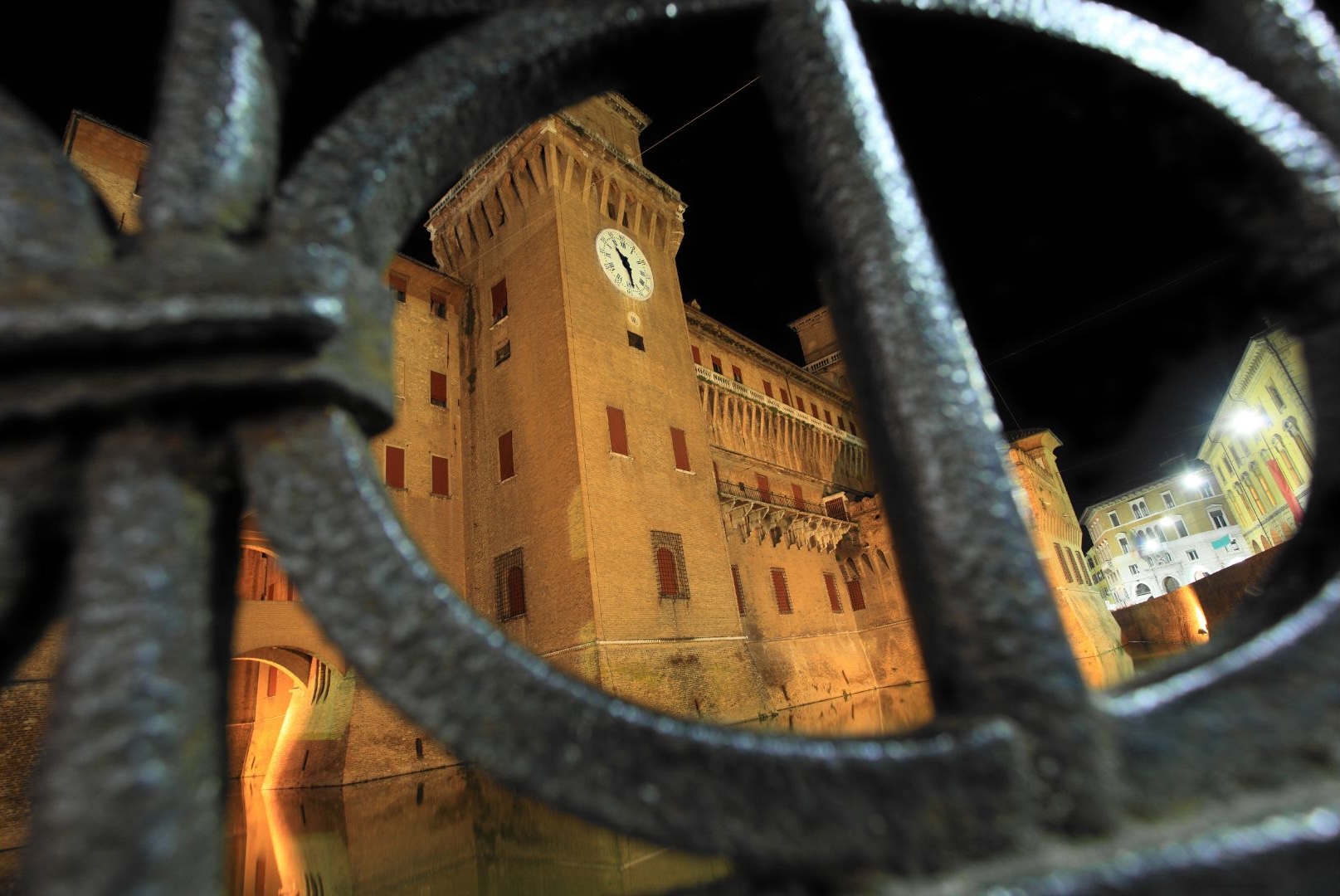Ferrara Segreta, Curiosa e Misteriosa: Storie e Personaggi Dimenticati