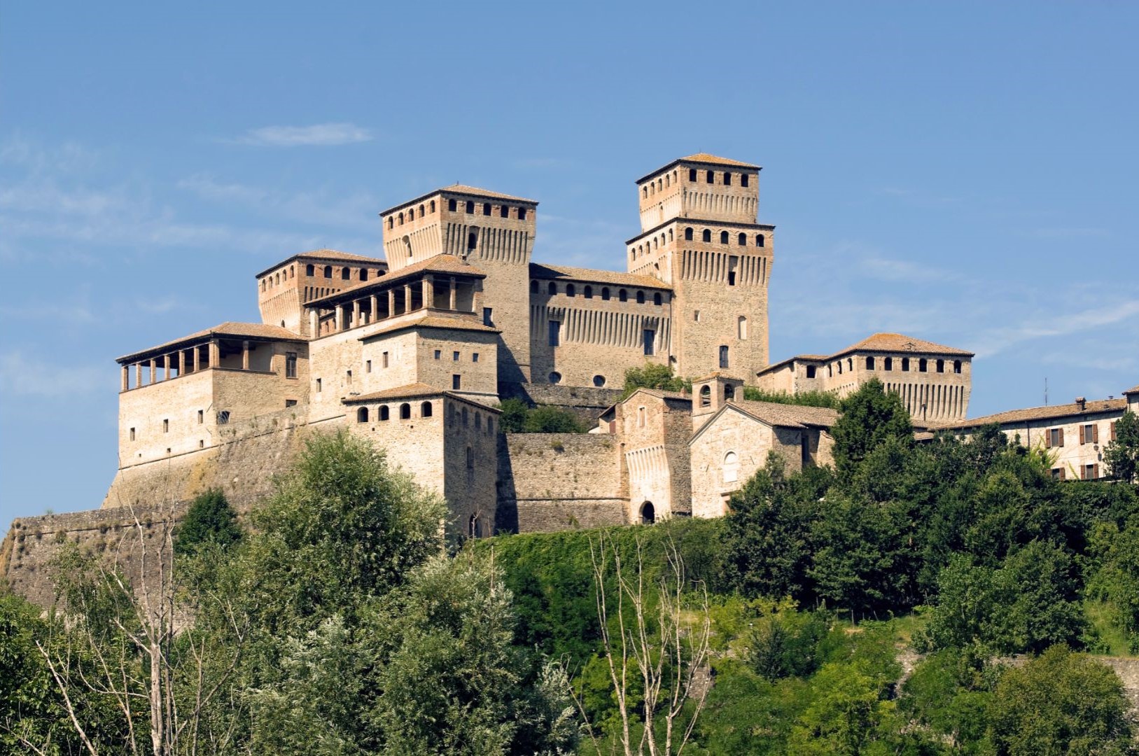 Visita Guidata al Castello di Torrechiara: Fortezza inespugnabile e nido d’amore, tra Storia e Leggende