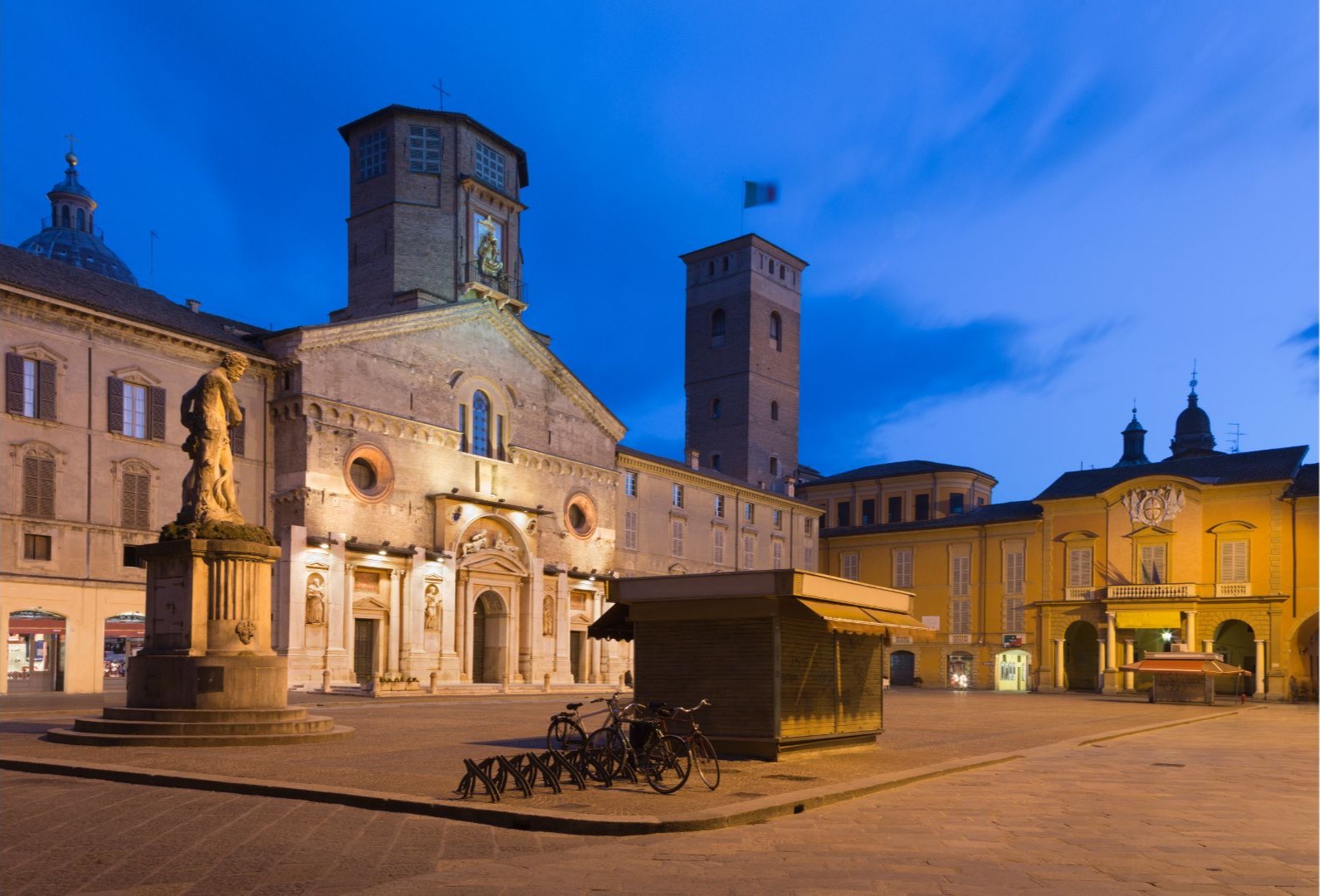 5:30 Tour all’Alba: passeggiata nel centro storico di Reggio tra arte e storia