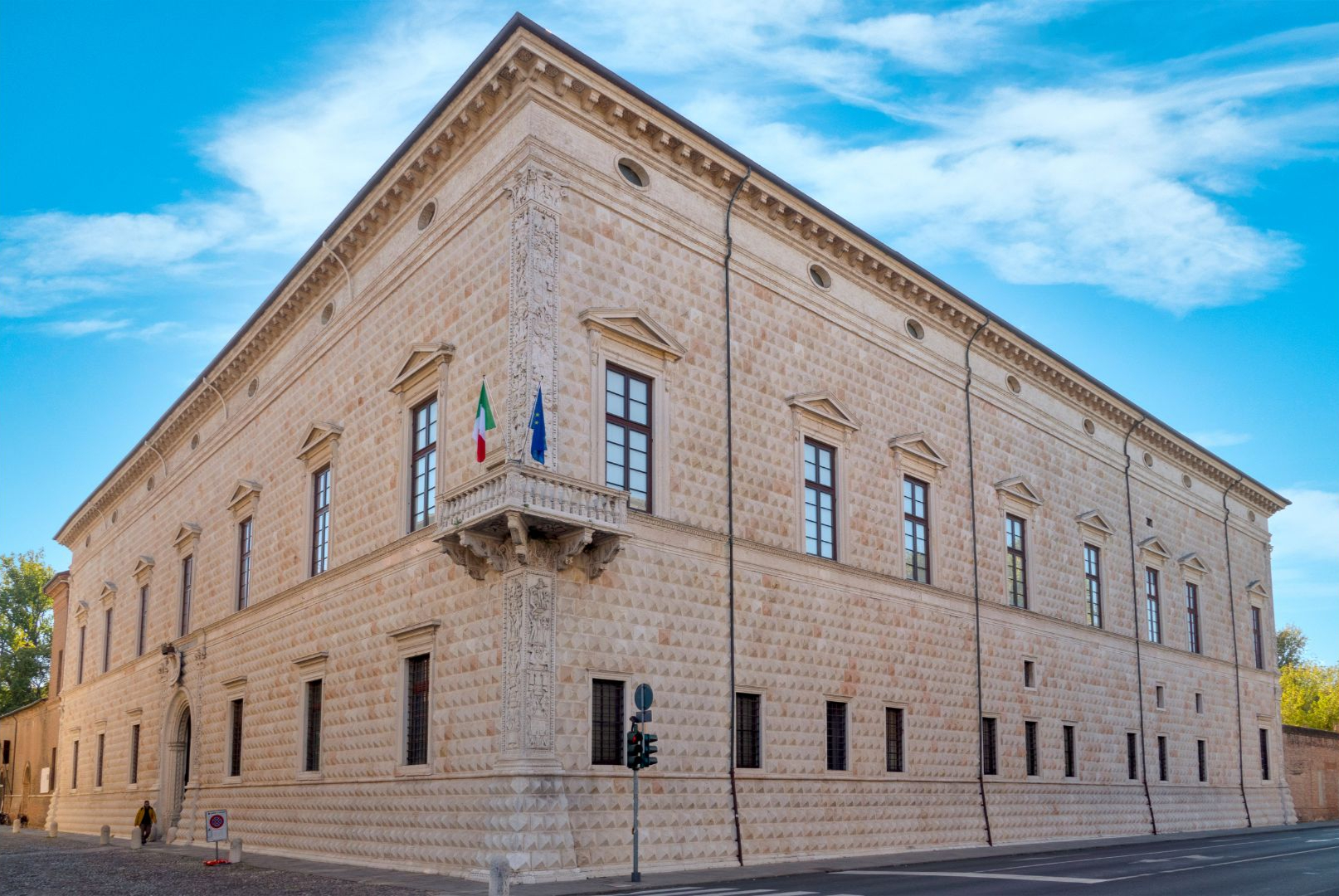 Visita Guidata a Palazzo dei Diamanti tra Curiosità e Intrighi a Casa d’Este
